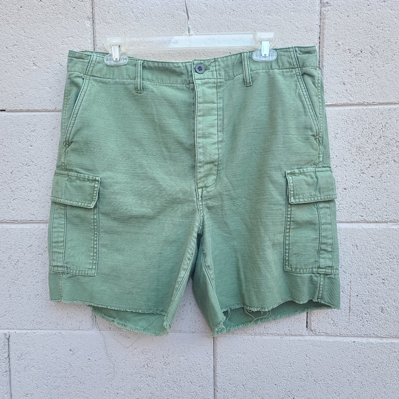 Madewell | Cutoff Cargo Shorts Size 29 Style AO222 - Picture 2 of 8